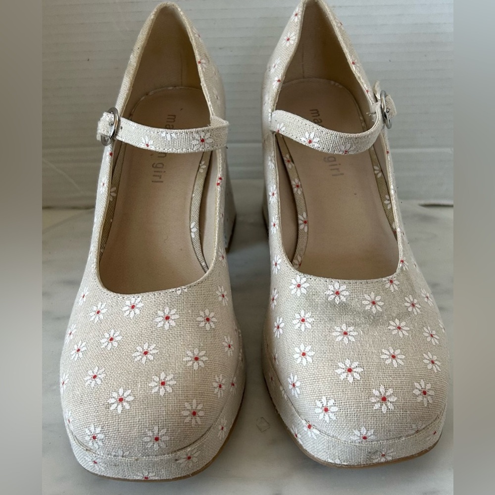 MADDEN GIRL MANTLE DAISY PRINT MARY JANES Sz.8. MINOR IMPERFECTION SEE PHOTOS. - Picture 3 of 10